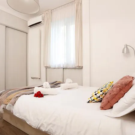 Lovely Victoriei Apartment Bucharest