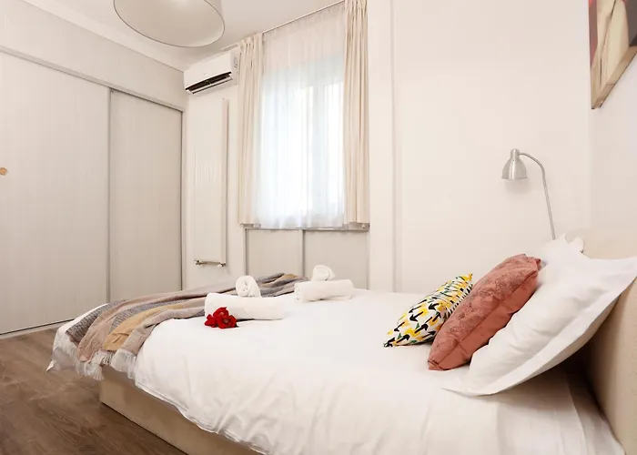 Lovely Victoriei Apartment Bukarest